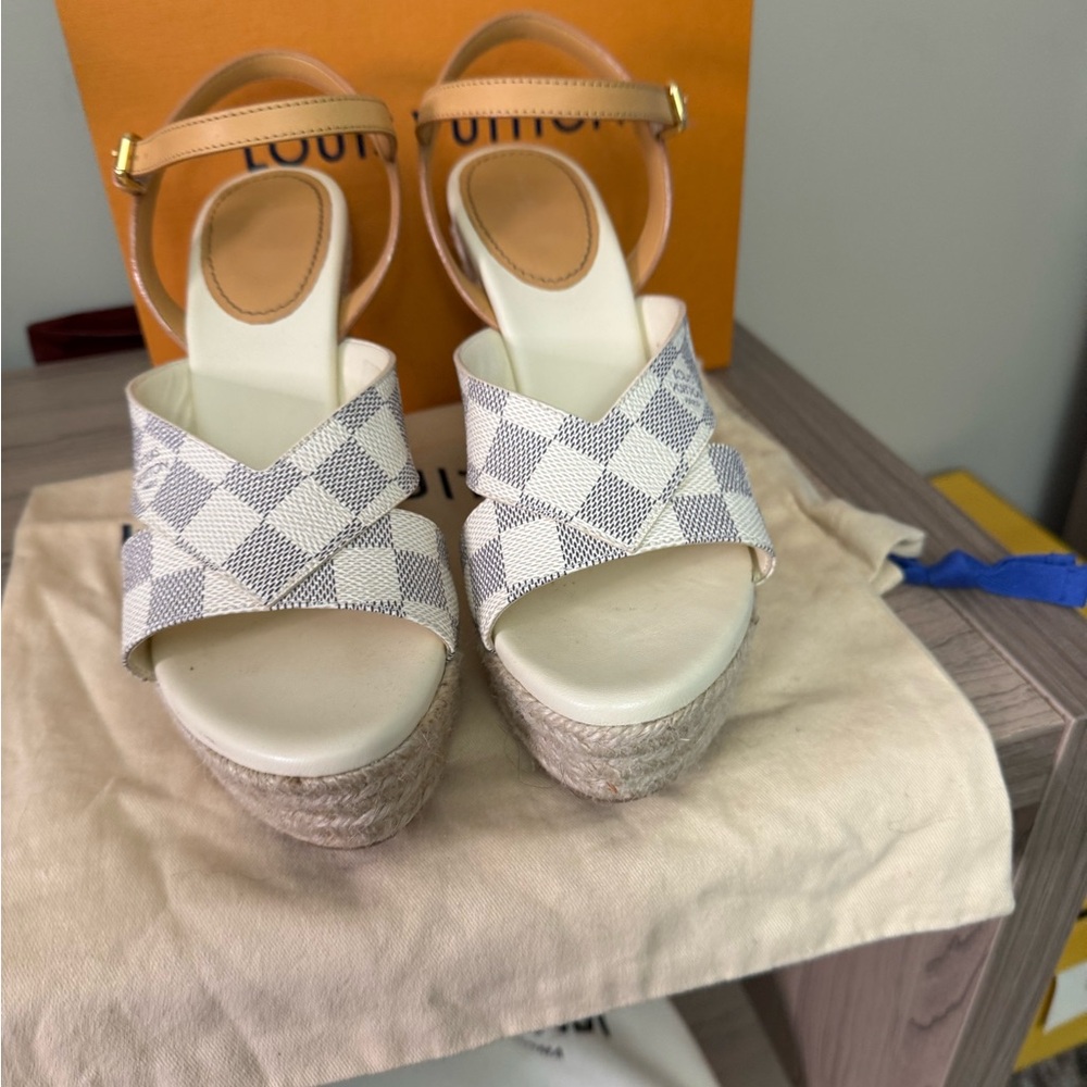 Louis Vuitton Checkered Beige and White Wedges - Picture 5 of 7